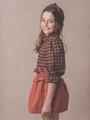 Conjunto niña, camisa manga  abullonada y falda
