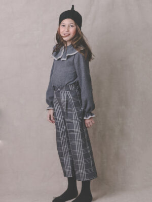 Conjunto niña gris